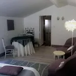 La Cascade De Saintonge Bed & Breakfast