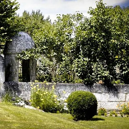 Bed & Breakfast La Cascade De Saintonge