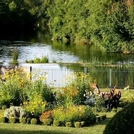 Bed & Breakfast La Cascade De Saintonge