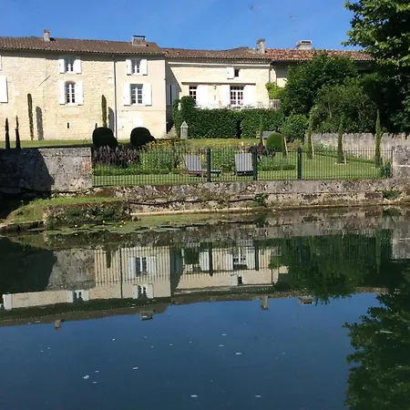 Bed & Breakfast La Cascade De Saintonge Saint-Meme-les-Carrieres
