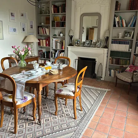 La Cascade De Saintonge Bed & Breakfast 4*