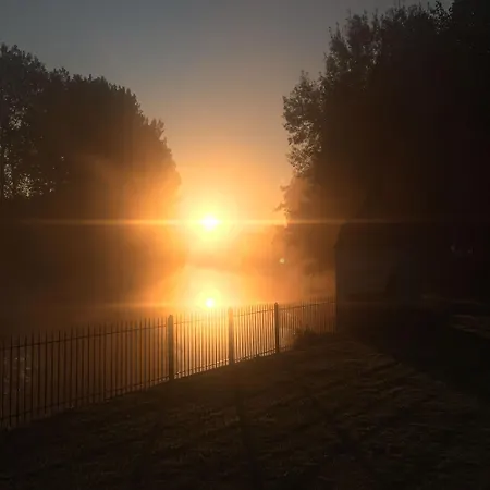 Bed & Breakfast La Cascade De Saintonge 4*