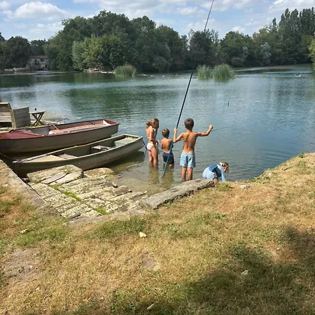 Bed & Breakfast La Cascade De Saintonge Saint-Meme-les-Carrieres